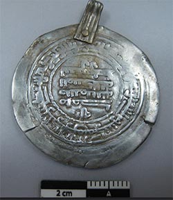 Arabiskt mynt Vikingaskatt i Täby