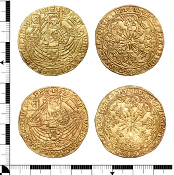 2 Guldmynt från Richard III på en måttstock